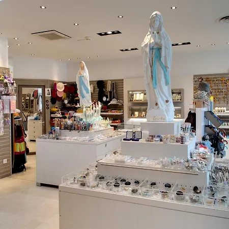 オテル アルバ 4* ルルド