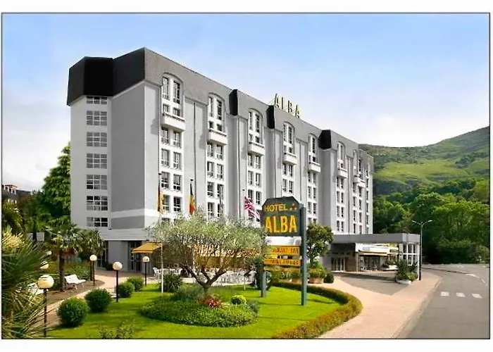 阿尔巴酒店 4*