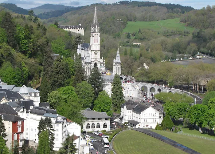 阿尔巴酒店 酒店